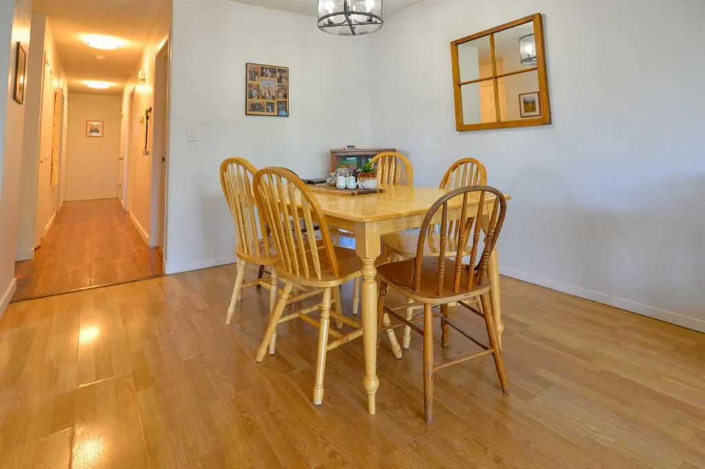 8416 Centre Street NE