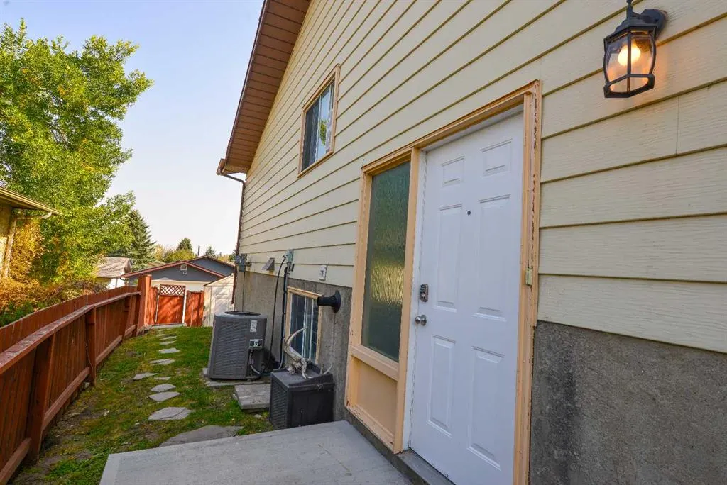 8416 Centre Street NE