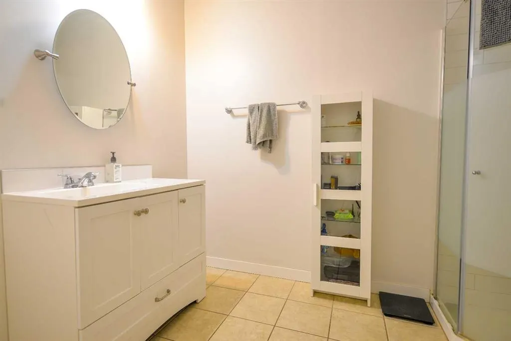 8416 Centre Street NE