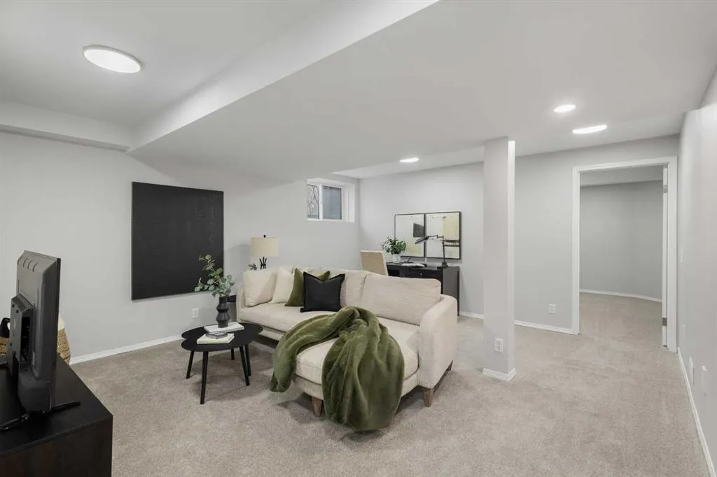 11 Bridlewood Road SW