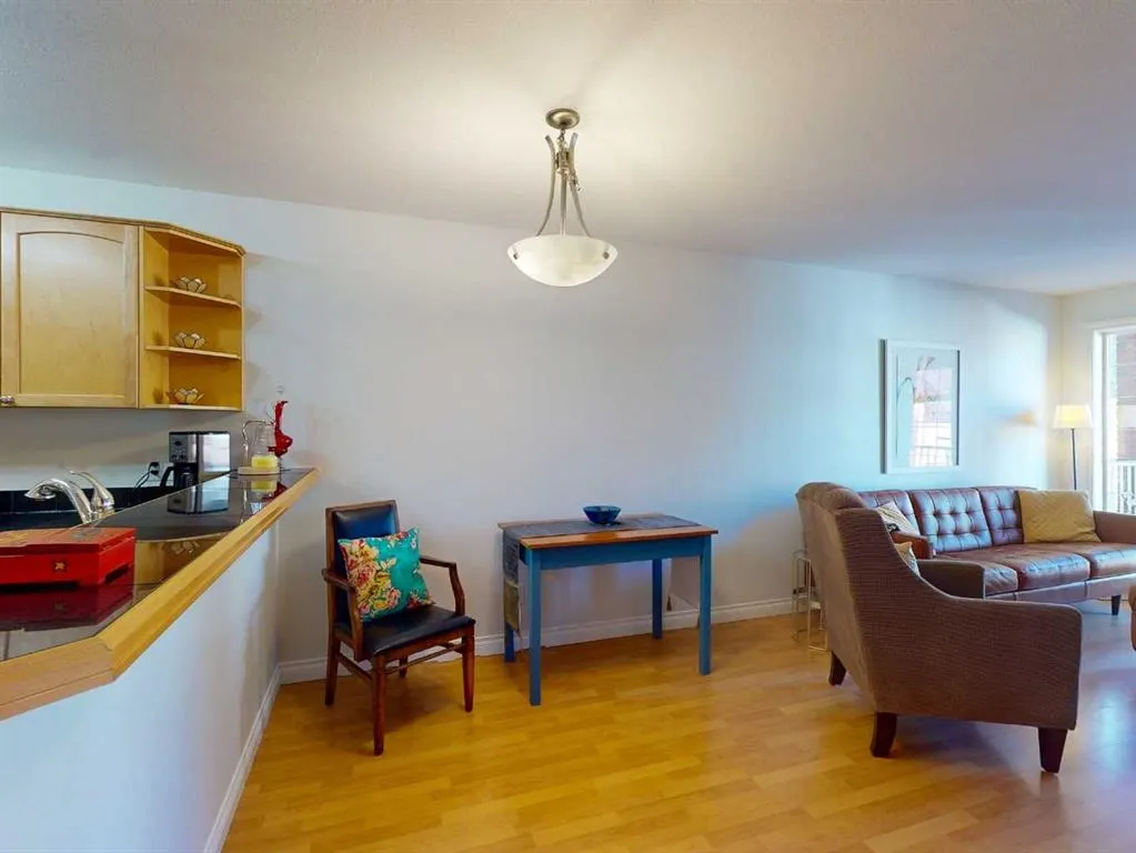 417 3 Avenue NE, #302