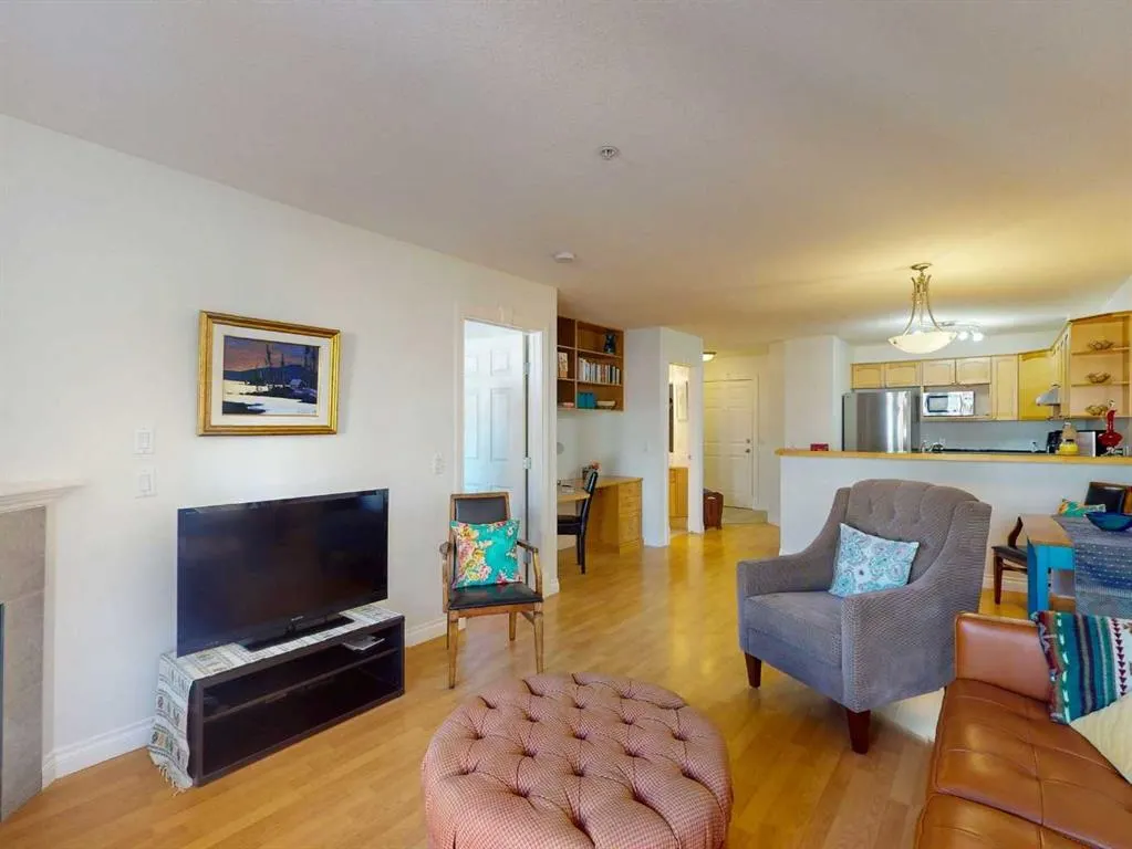 417 3 Avenue NE, #302