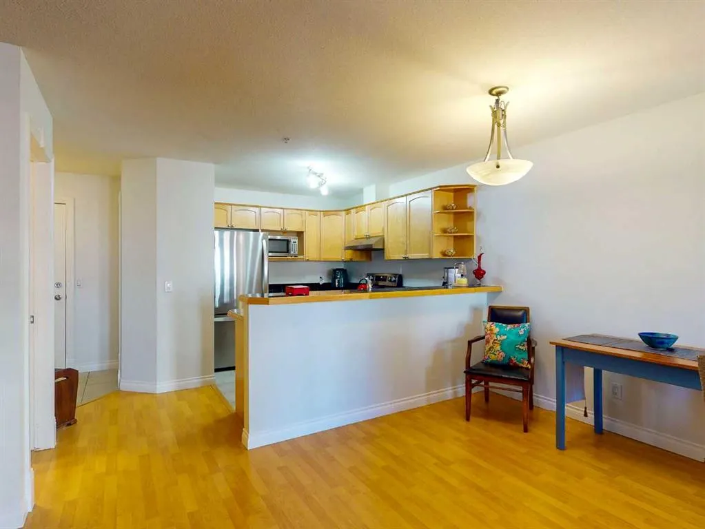 417 3 Avenue NE, #302