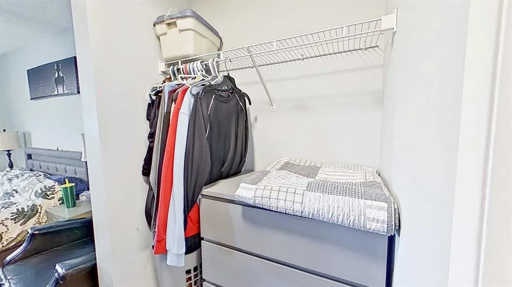 11 Dover Point SE, #406