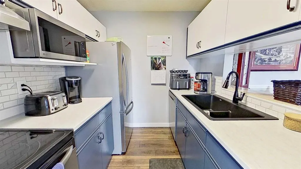 11 Dover Point SE, #406