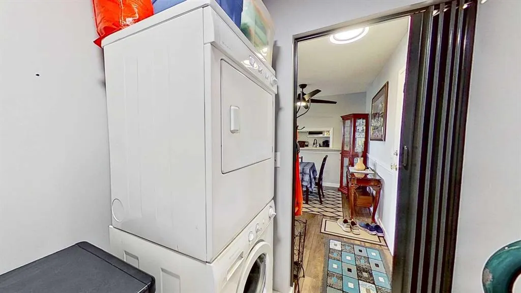 11 Dover Point SE, #406