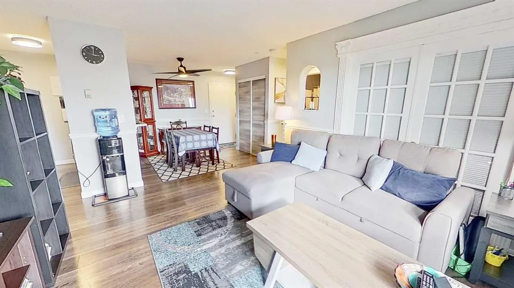 11 Dover Point SE, #406