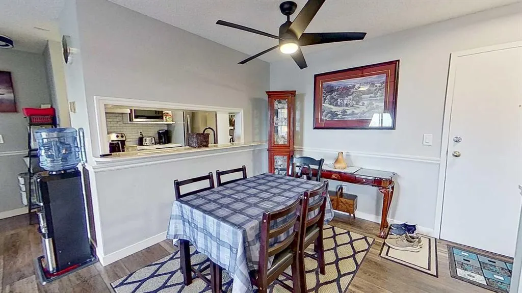 11 Dover Point SE, #406