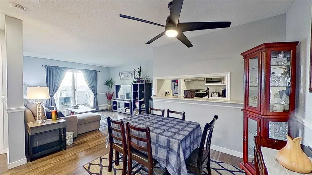 11 Dover Point SE, #406