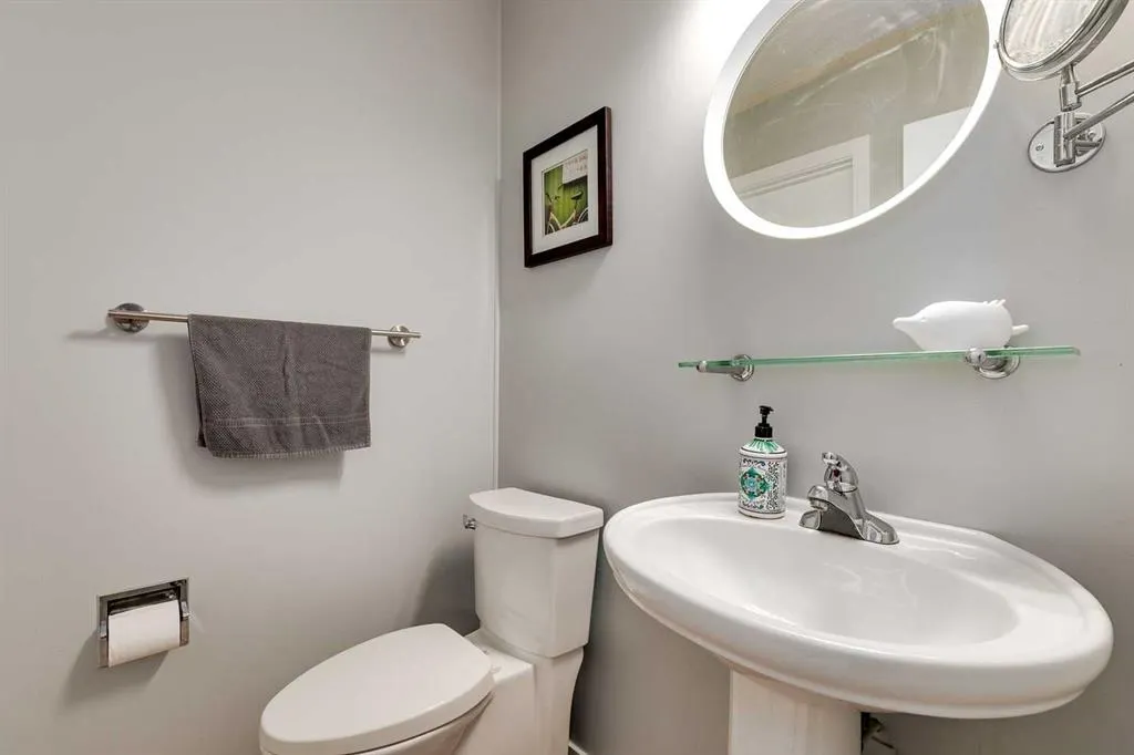 732 Sacramento Place SW