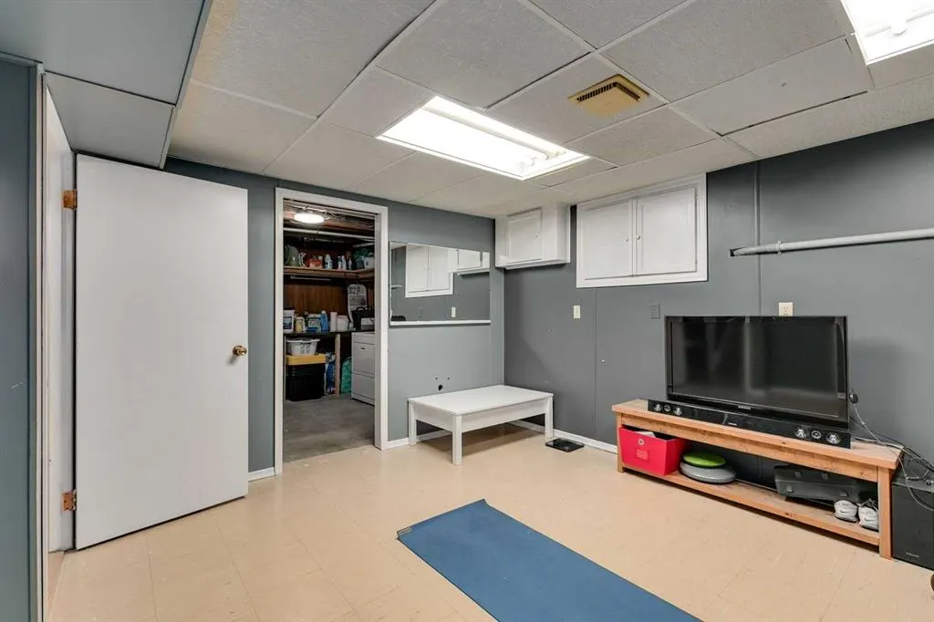 732 Sacramento Place SW