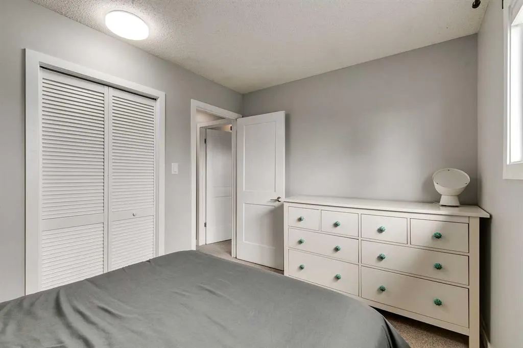 732 Sacramento Place SW