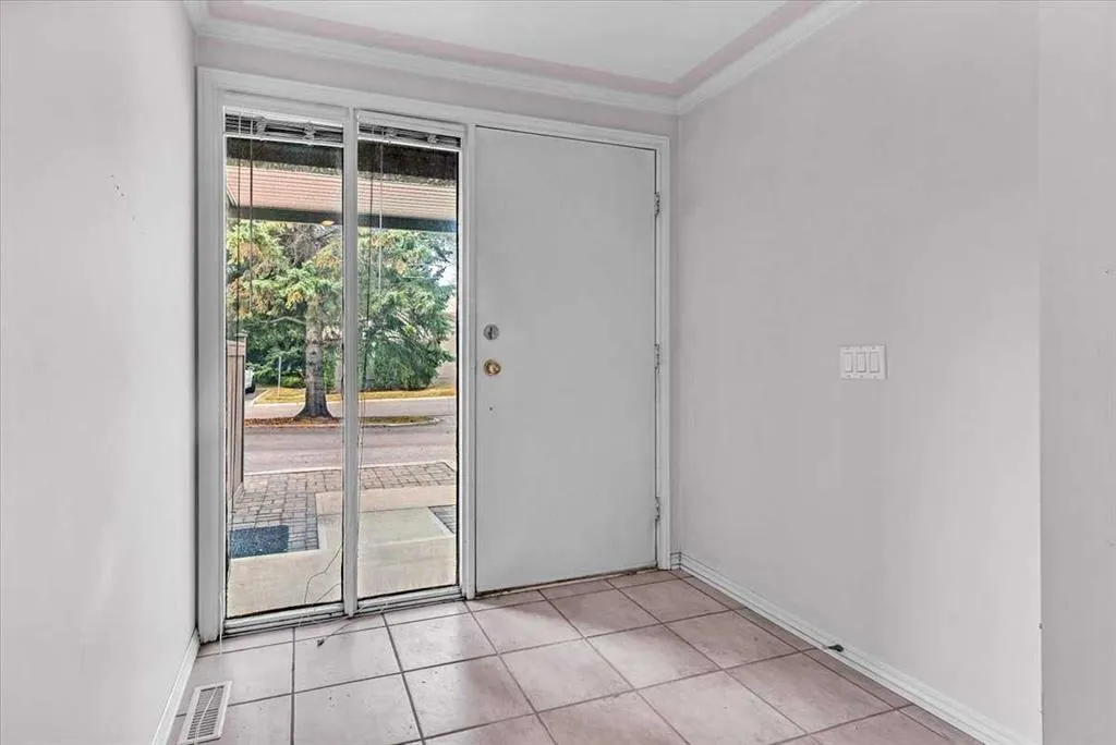 1815 Varsity Estates Drive NW, #24