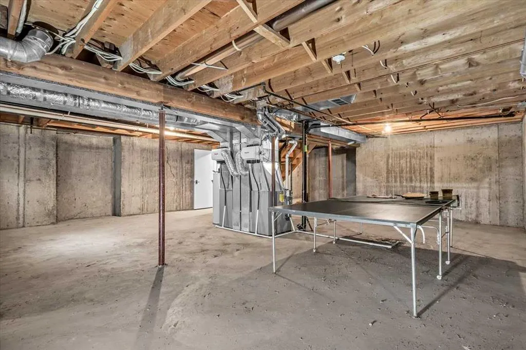 1815 Varsity Estates Drive NW, #24