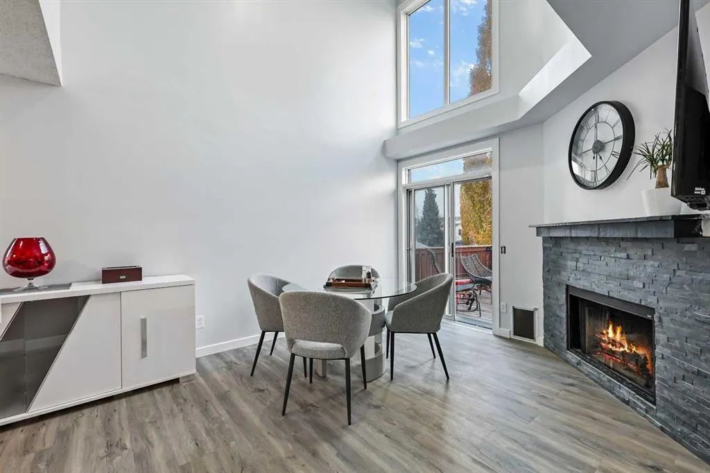 30 River Rock Way SE