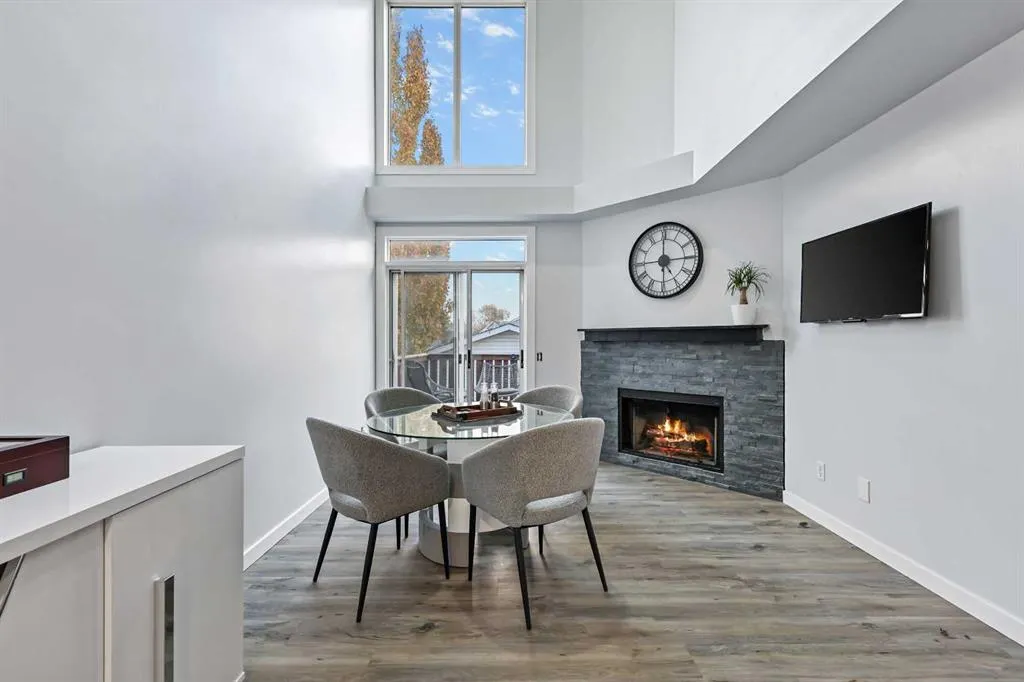 30 River Rock Way SE