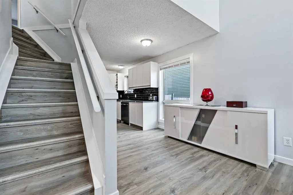 30 River Rock Way SE