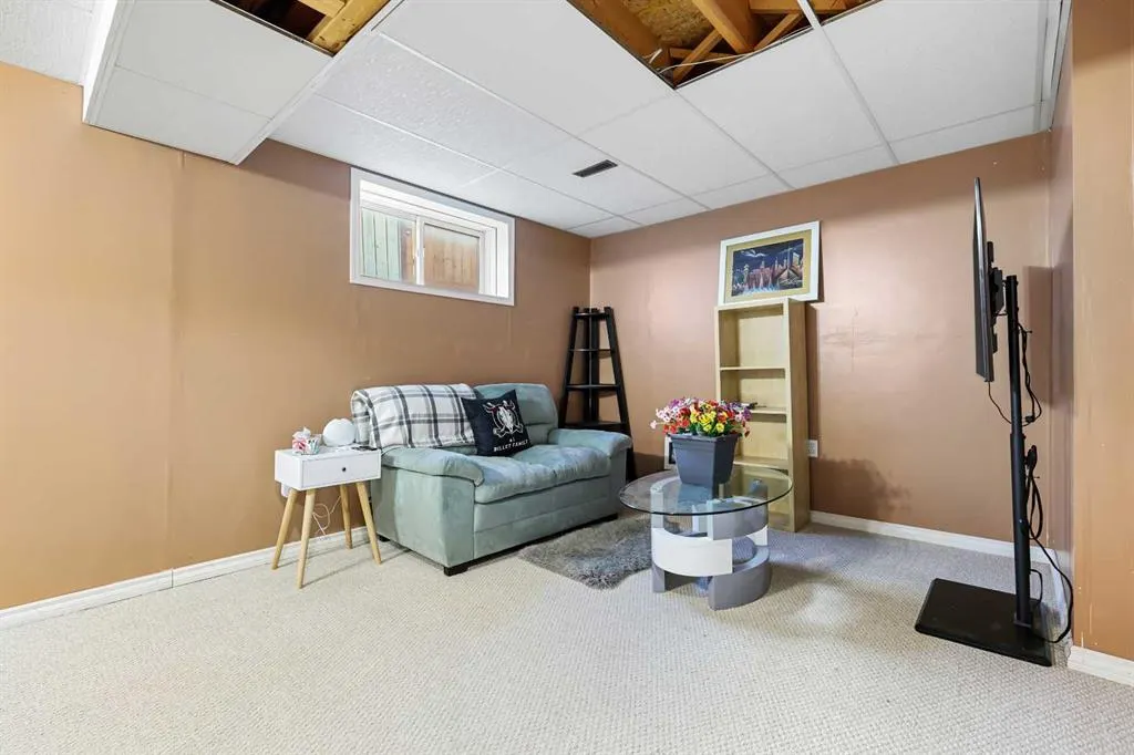 30 River Rock Way SE