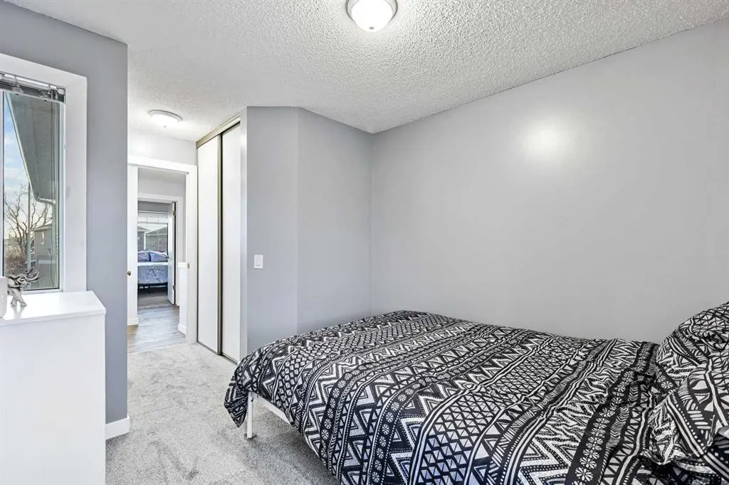 30 River Rock Way SE