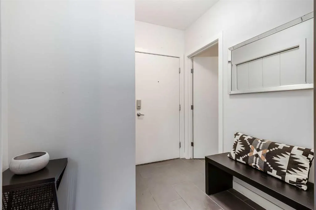 117 19 Avenue NE, #204