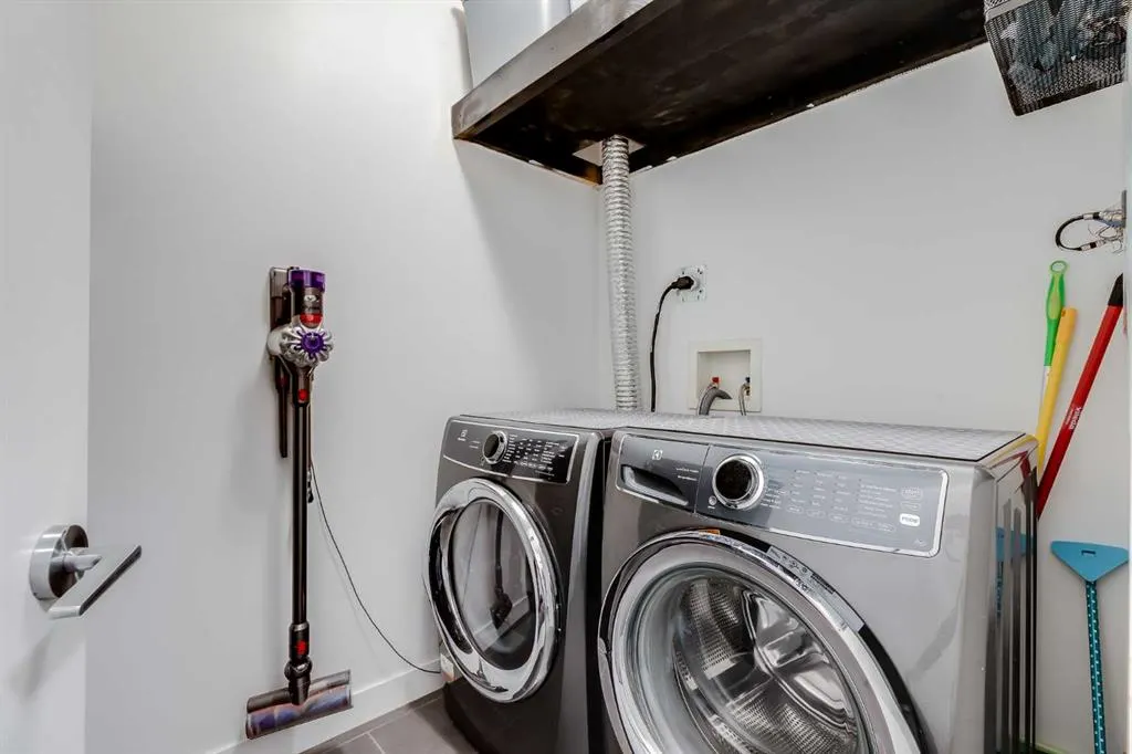 117 19 Avenue NE, #204