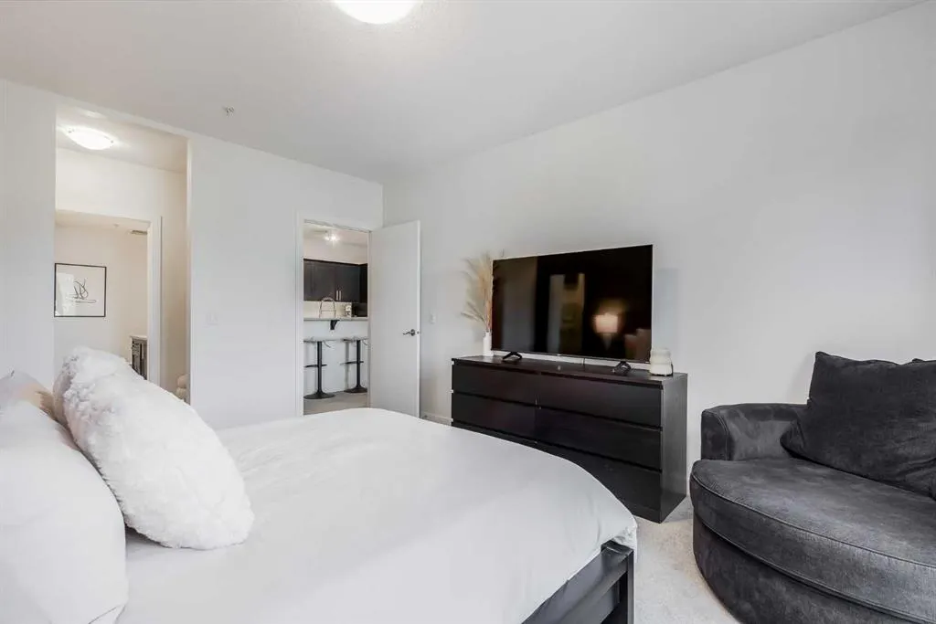 117 19 Avenue NE, #204