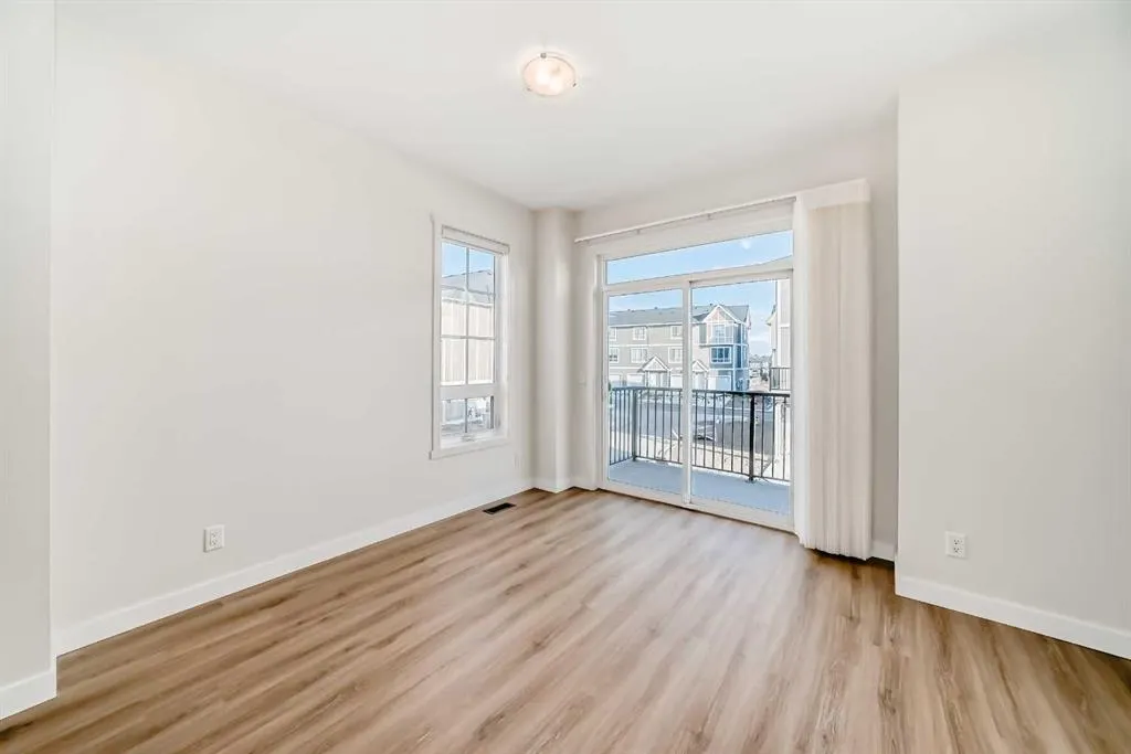 986 Sherwood Boulevard NW