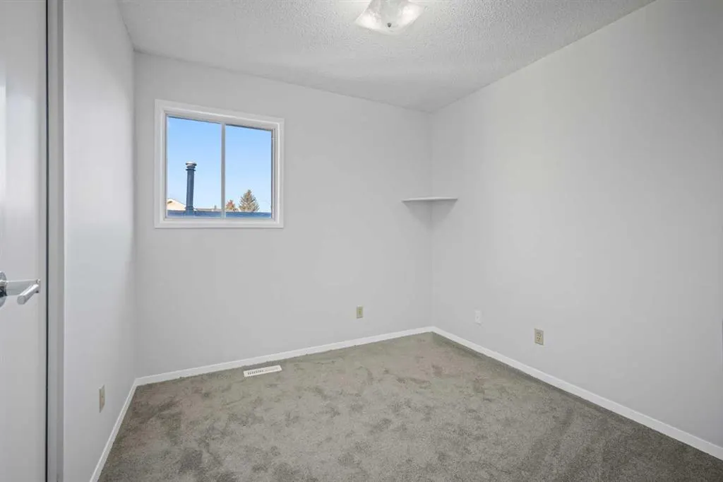 103 Taradale Drive NE