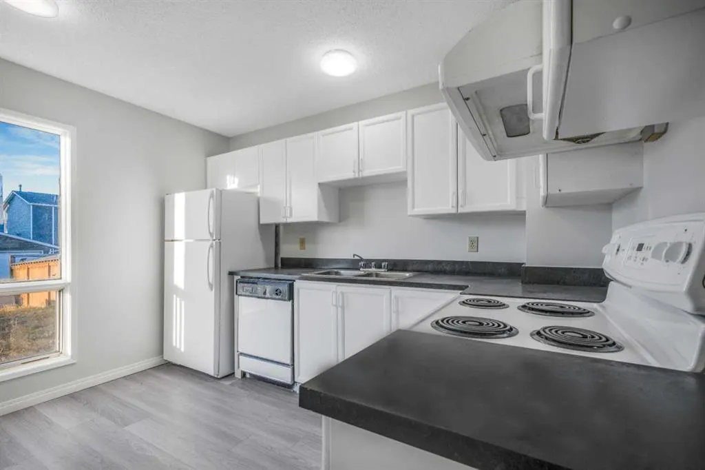 103 Taradale Drive NE