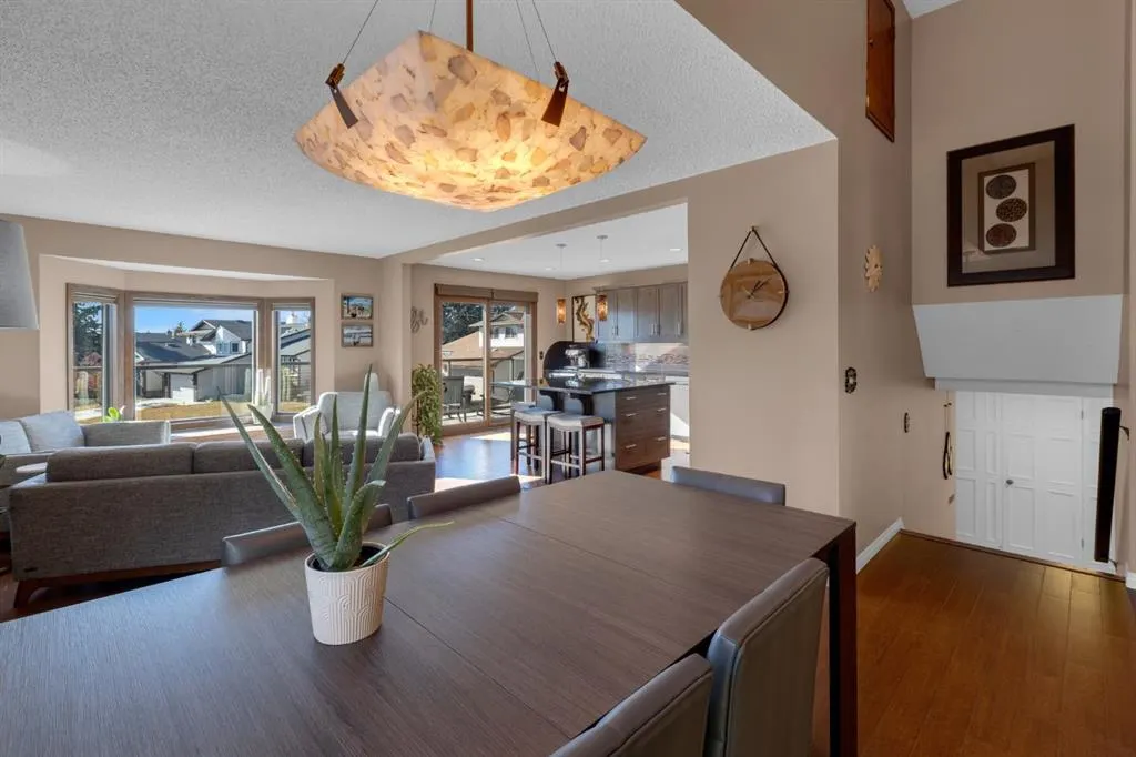 224 Ranchridge Bay NW