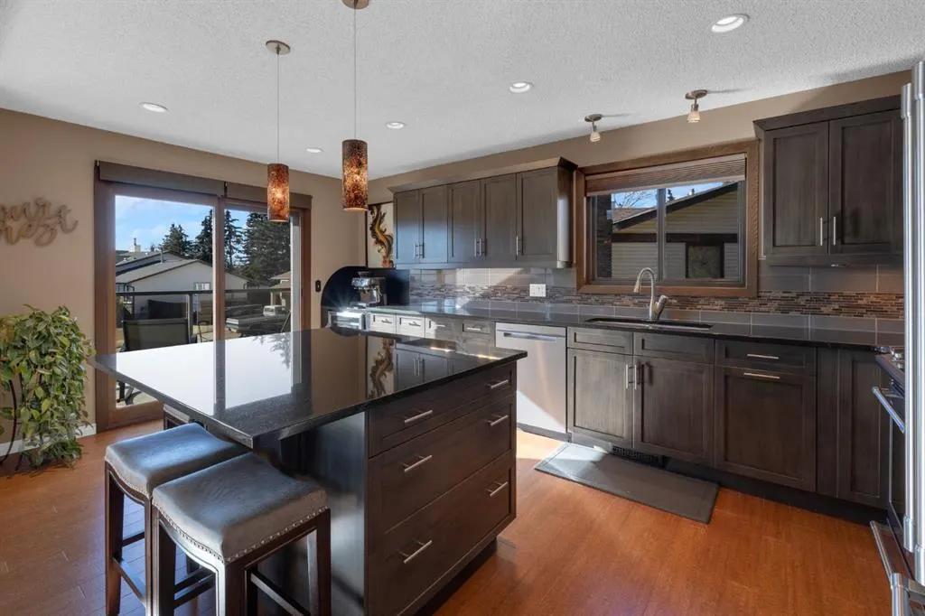 224 Ranchridge Bay NW