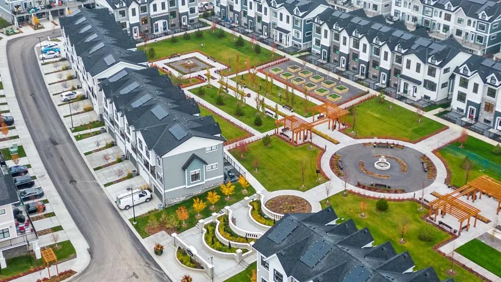 255 Les Jardins Park SE, #326