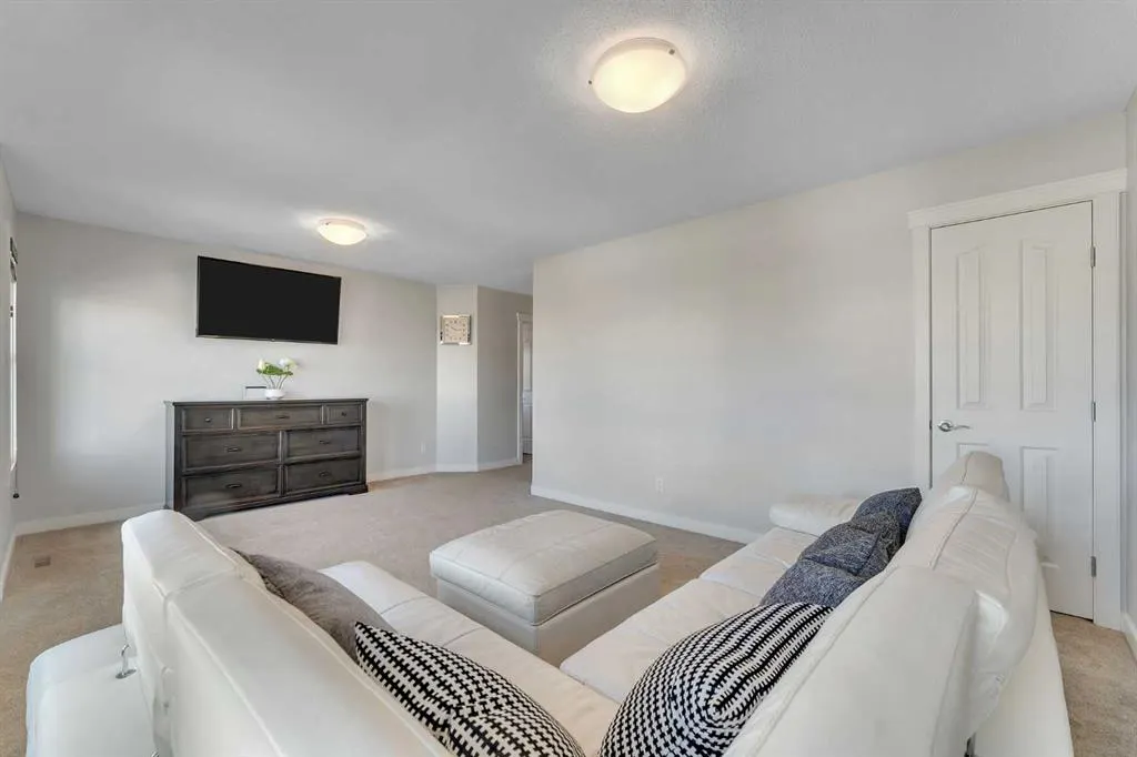 1535 Ravensmoor Way SE