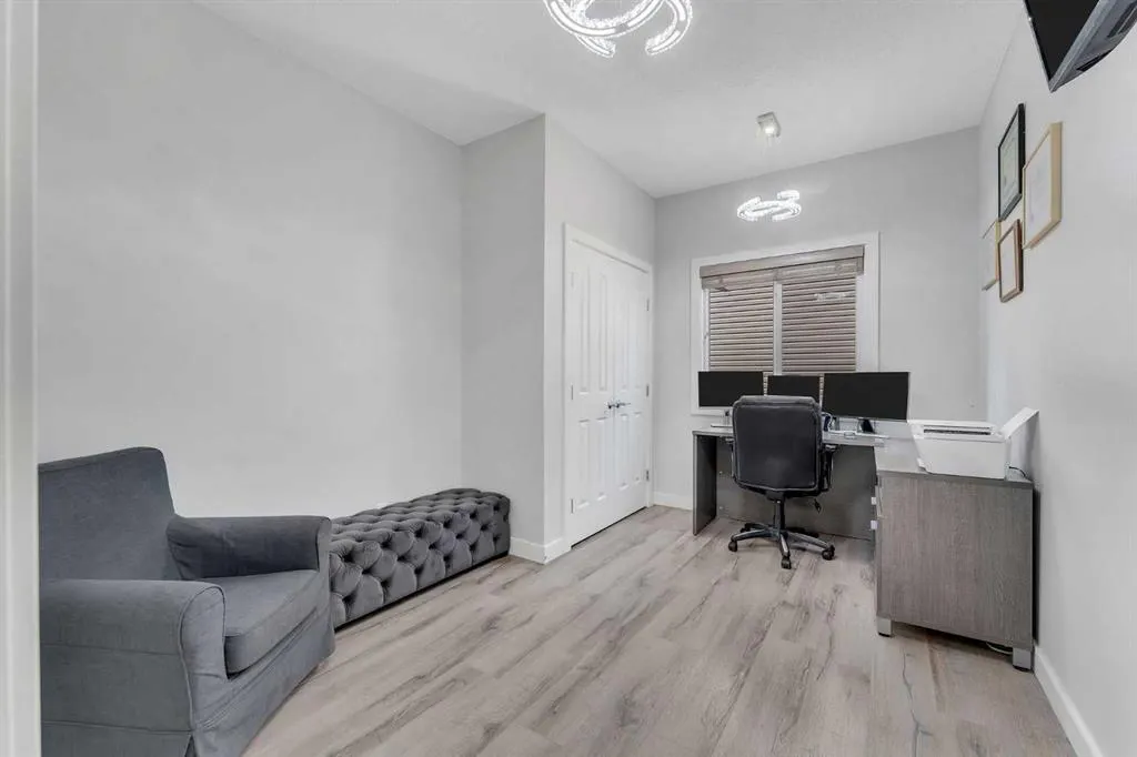 1535 Ravensmoor Way SE