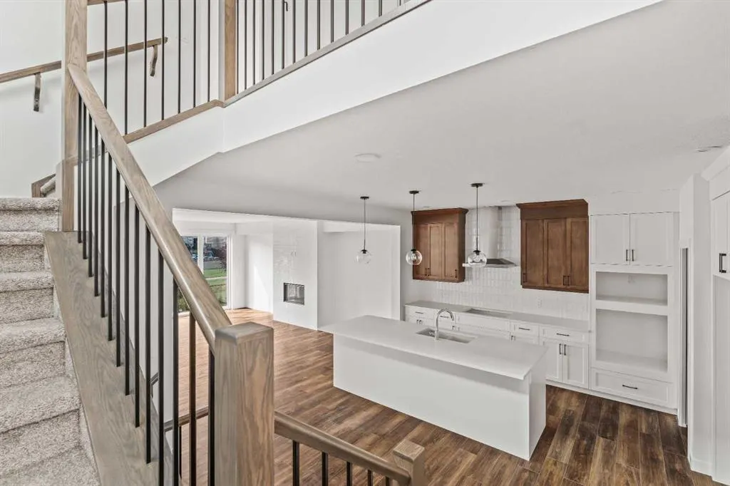 275 Silver Spruce Grove SW