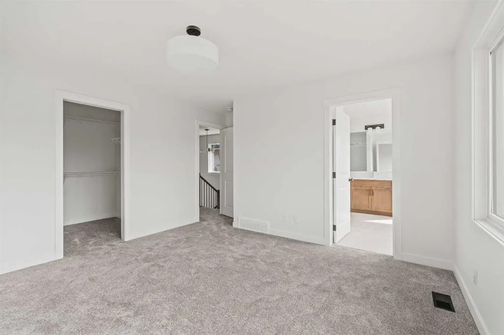 275 Silver Spruce Grove SW