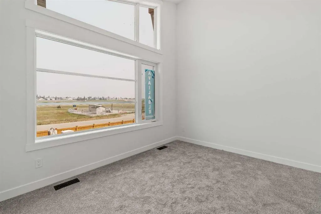 275 Silver Spruce Grove SW