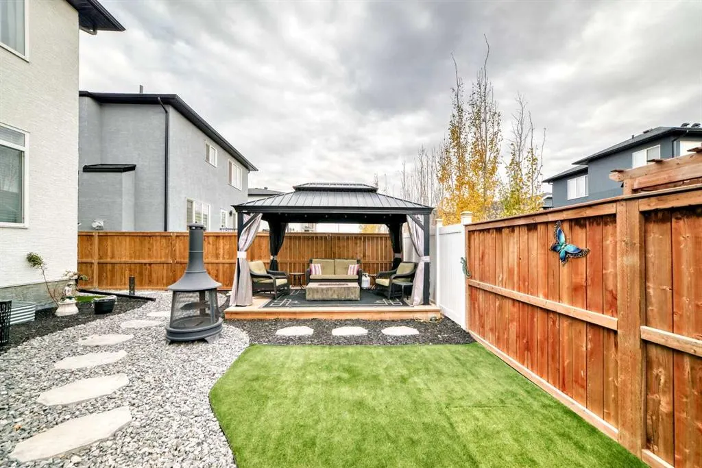 1368 Lackner Boulevard