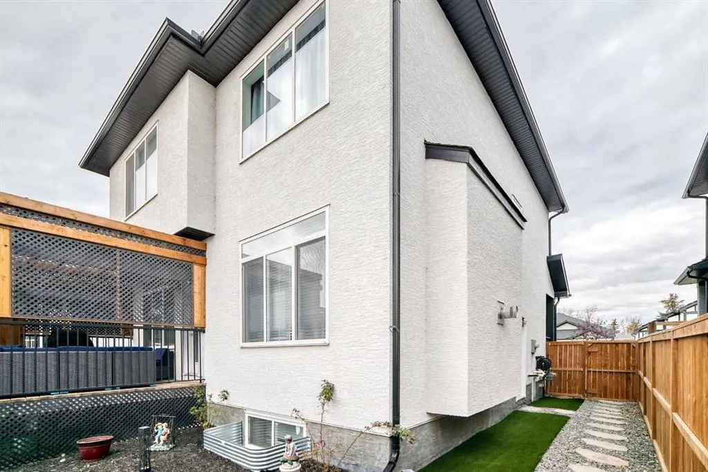 1368 Lackner Boulevard