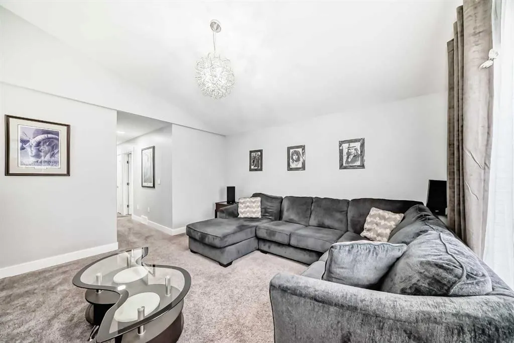 1368 Lackner Boulevard