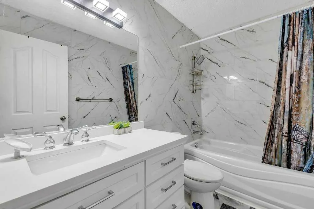 459 Templevale Drive NE