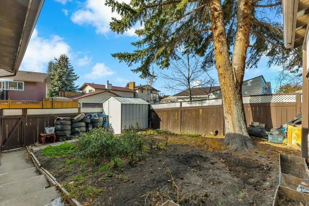 459 Templevale Drive NE