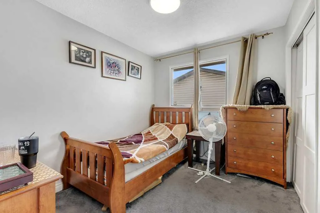 459 Templevale Drive NE