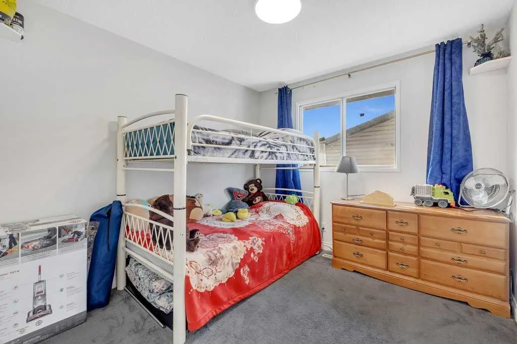 459 Templevale Drive NE