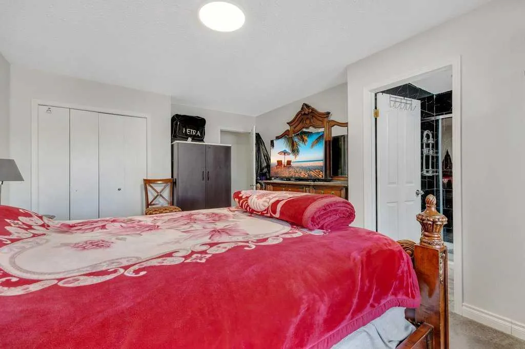 459 Templevale Drive NE