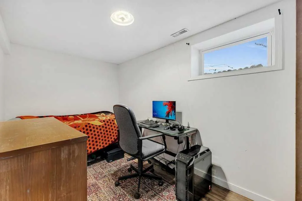 459 Templevale Drive NE