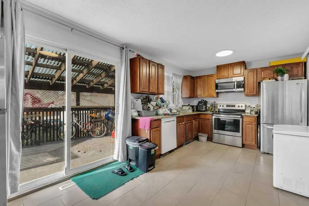 459 Templevale Drive NE