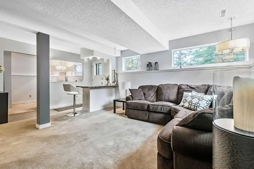 5279 Dalcroft Crescent NW