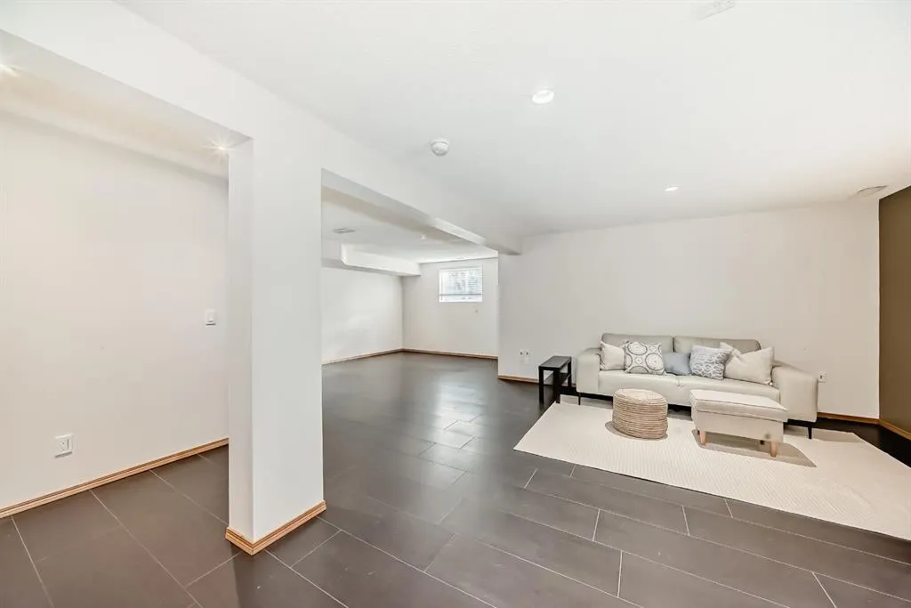 58 Panatella Lane NW