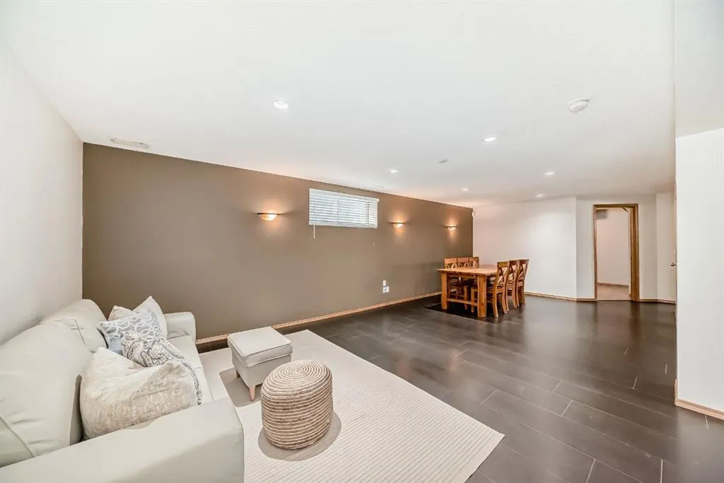 58 Panatella Lane NW